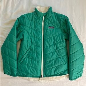 Patagonia Girls Reversible Snow Flower Jacket. - Only worn once.  Like NEW